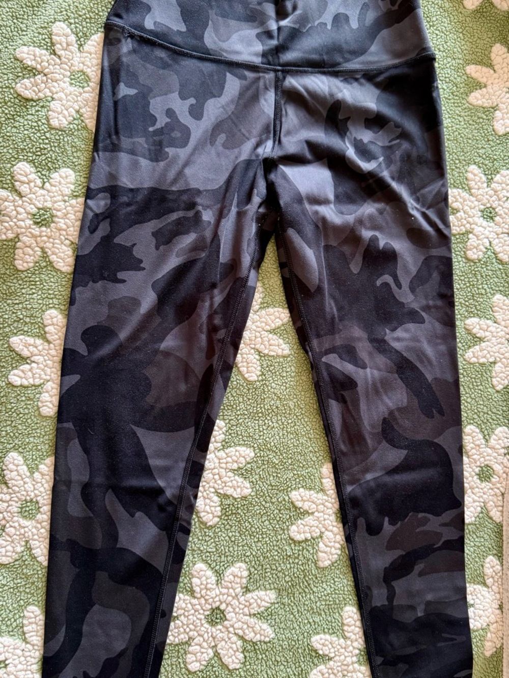 lululemon athletica Align Black and Gray Camo Leggings Sz 8